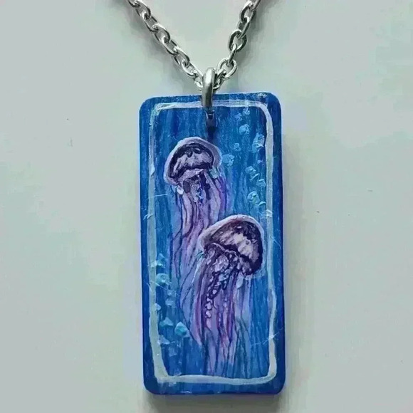 Jellyfish pendant necklace on a small silver chain ✦ Mermaid ocean lover style ✦ - Picture 7 of 7